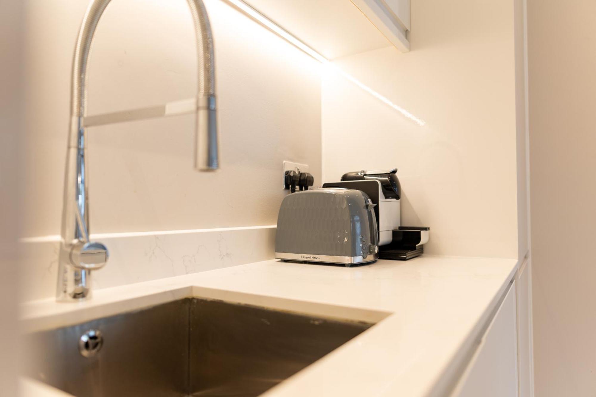 Exclusive Cardiff City Centre Apartment Екстер'єр фото