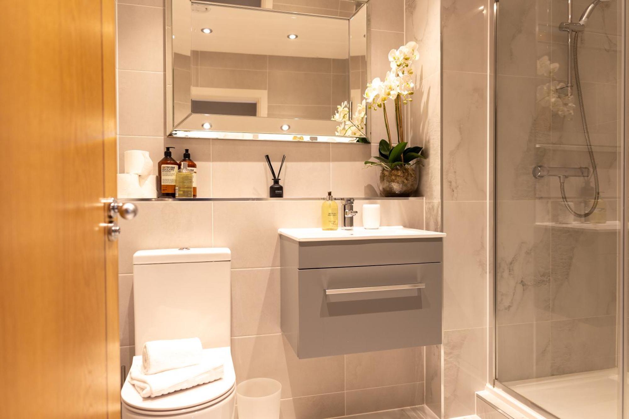 Exclusive Cardiff City Centre Apartment Екстер'єр фото